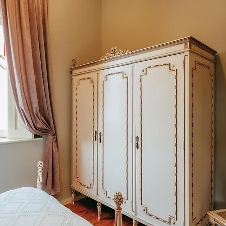 Vintage House